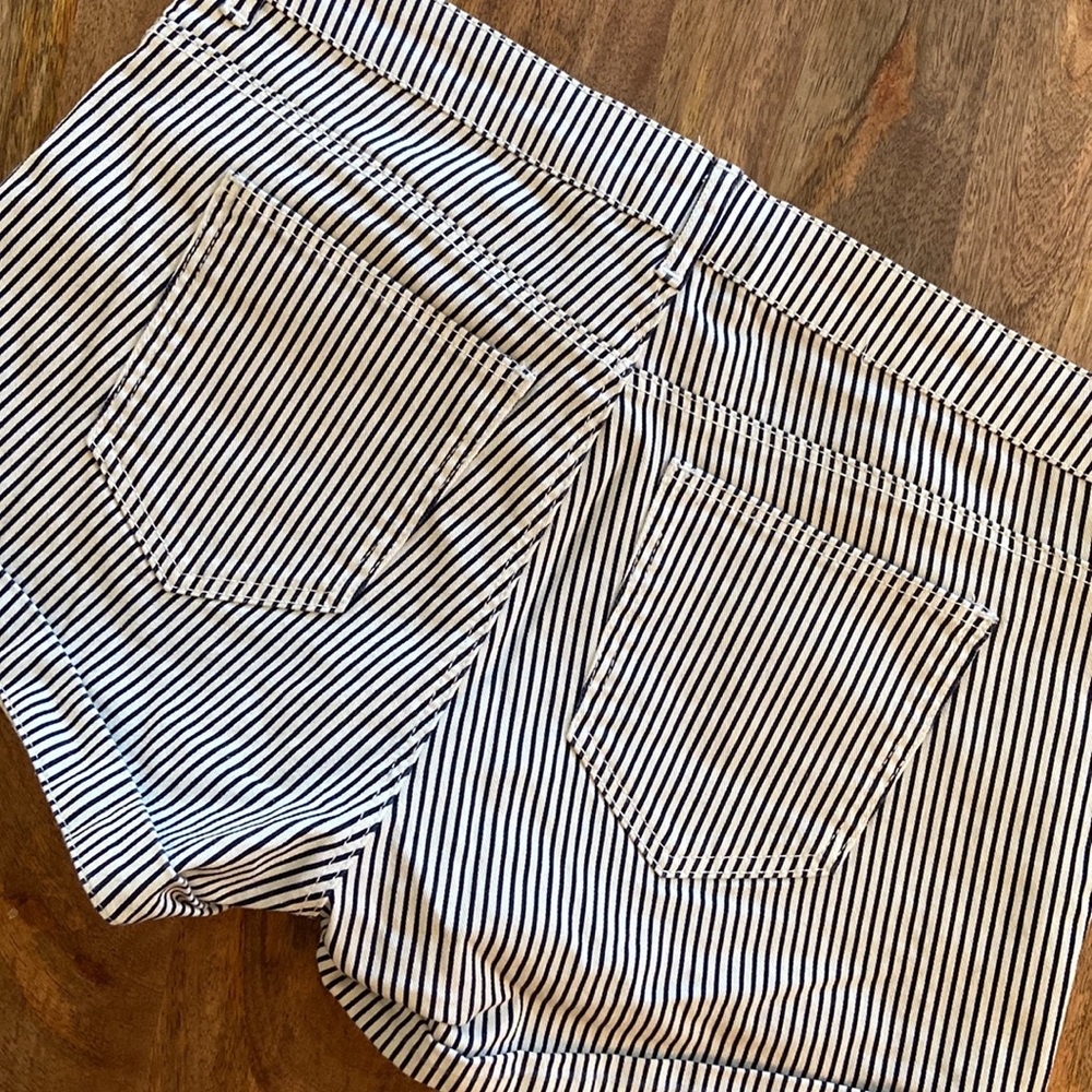 H&M Women’s Striped Shorts | Size US10 | Navy & White